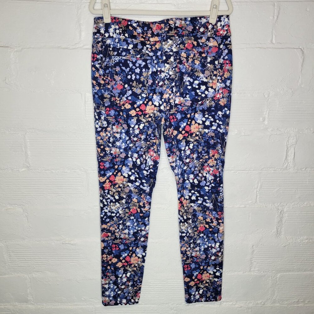 Chico's Women's Size 10 Jeans Tossed Petals Pull On Jegging - Picture 2 of 6